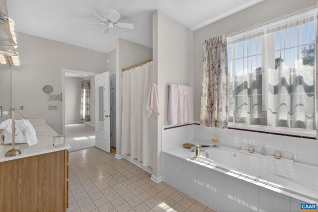 102 HAPPY VALLEY RD, Keswick, VA 22947