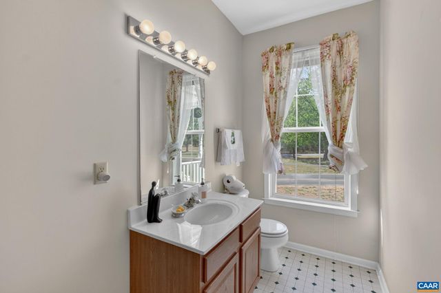 102 HAPPY VALLEY RD, Keswick, VA 22947