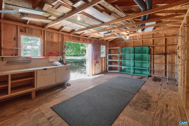 102 HAPPY VALLEY RD, Keswick, VA 22947