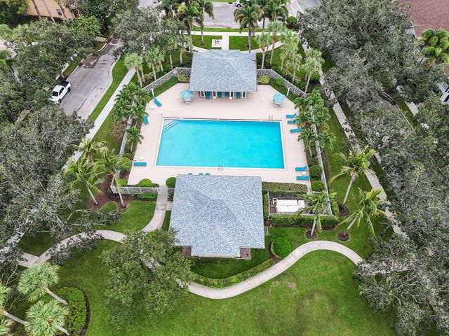 303 Caravelle Drive, Jupiter, FL 33458