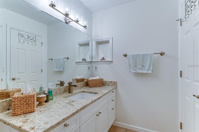 923 SANDPIPER CIRCLE 923, Bradenton, FL 34209