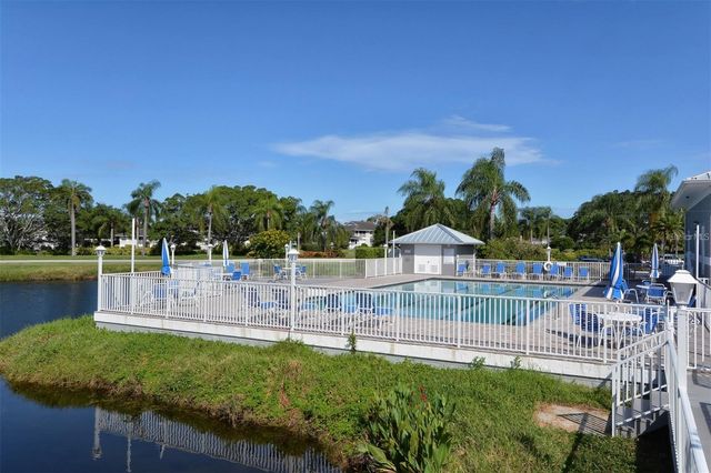 923 SANDPIPER CIRCLE 923, Bradenton, FL 34209