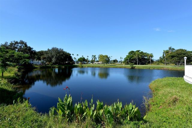 923 SANDPIPER CIRCLE 923, Bradenton, FL 34209