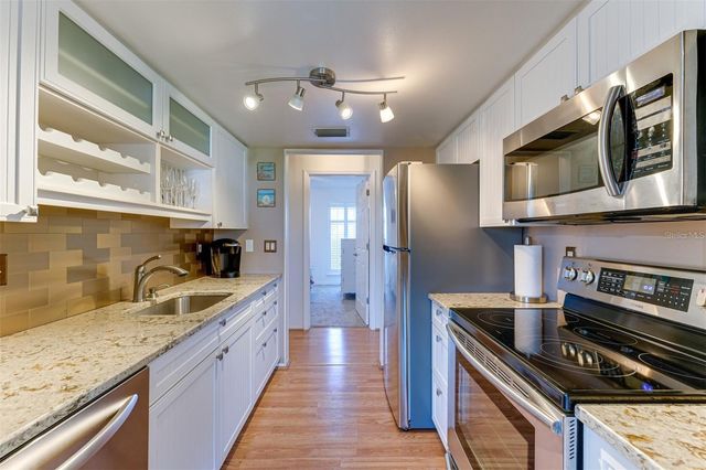 923 SANDPIPER CIRCLE 923, Bradenton, FL 34209