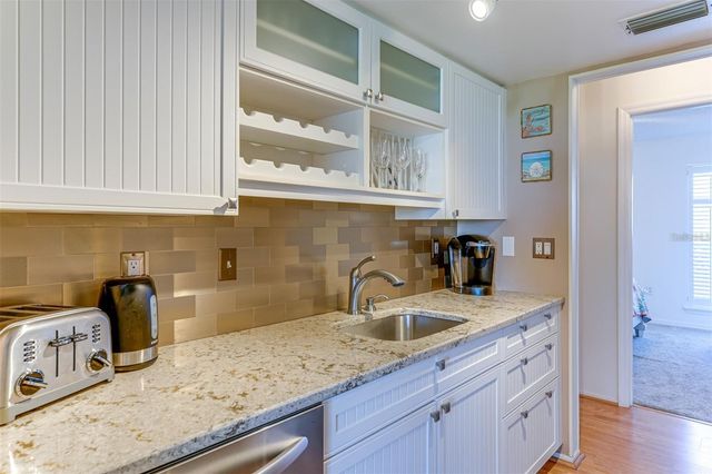 923 SANDPIPER CIRCLE 923, Bradenton, FL 34209