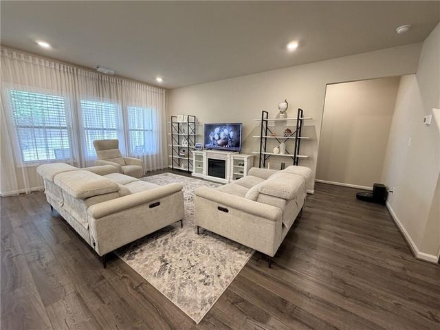 340 Auburn Crossing Dr Drive, Auburn, GA 30011