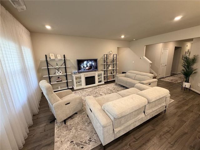 340 Auburn Crossing Dr Drive, Auburn, GA 30011