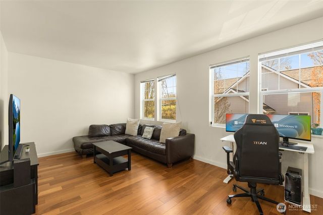 6895 Holly Park Drive S, Seattle, WA 98118