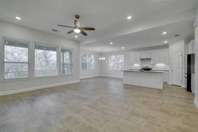 132 Kahalulu DR, Bastrop, TX 78602