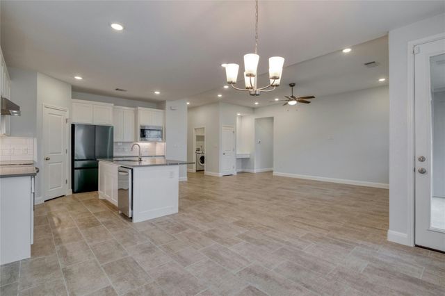 132 Kahalulu DR, Bastrop, TX 78602