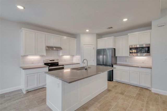 132 Kahalulu DR, Bastrop, TX 78602