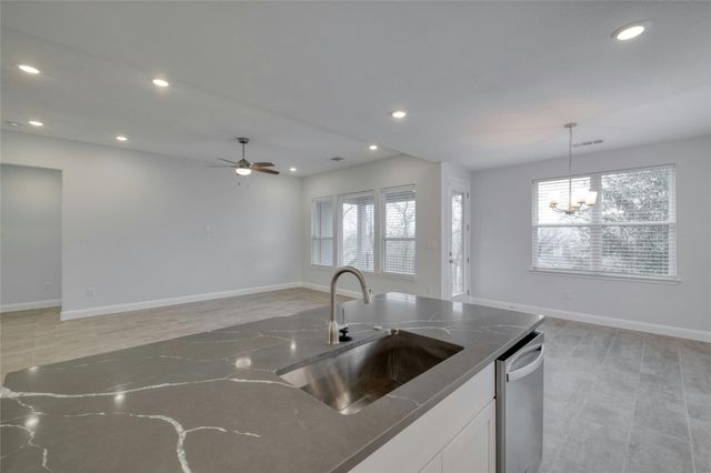 132 Kahalulu DR, Bastrop, TX 78602