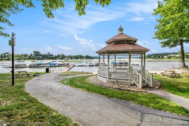 130 Lakeshore Pointe Drive, Update, MI 48843