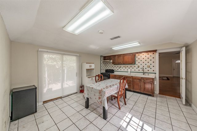 3824 Rusty Dell Street, Fort Worth, TX 76111