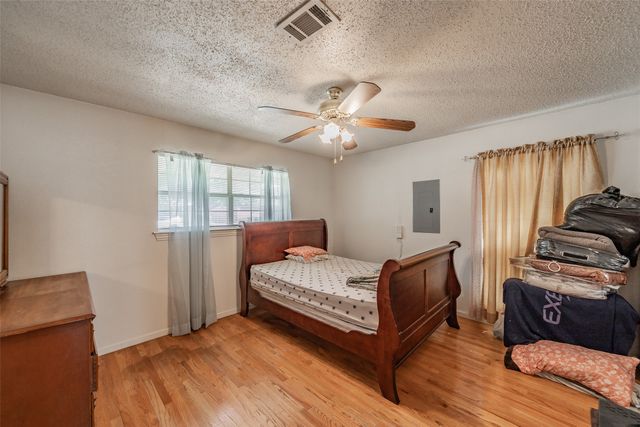 3824 Rusty Dell Street, Fort Worth, TX 76111