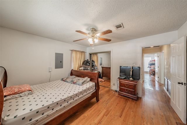 3824 Rusty Dell Street, Fort Worth, TX 76111