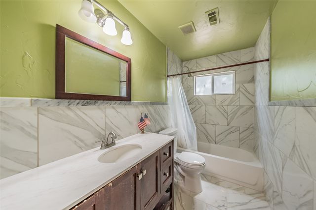 3824 Rusty Dell Street, Fort Worth, TX 76111