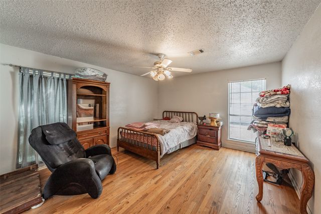 3824 Rusty Dell Street, Fort Worth, TX 76111