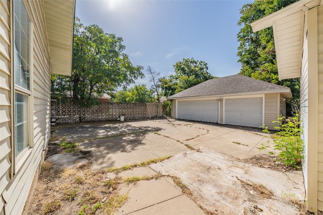 3824 Rusty Dell Street, Fort Worth, TX 76111