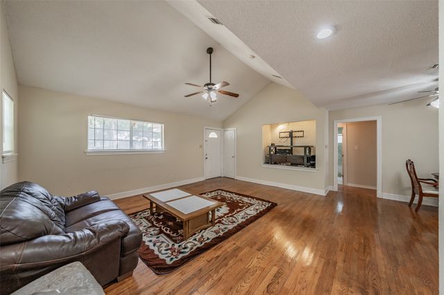 3824 Rusty Dell Street, Fort Worth, TX 76111
