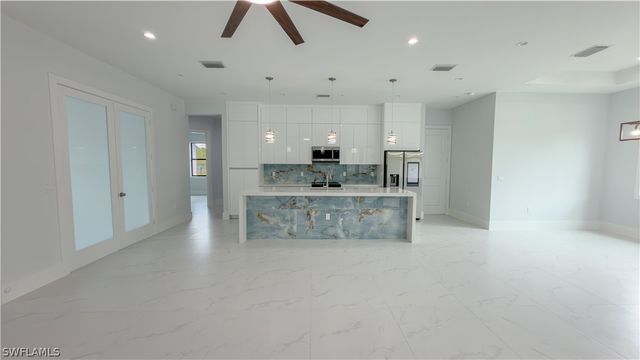 3302 64th NE AVE, Naples, FL 34120