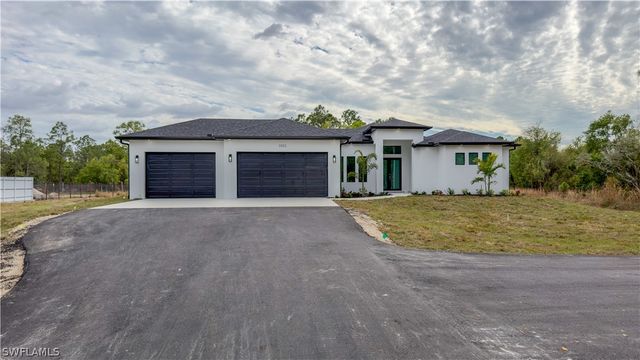 3302 64th NE AVE, Naples, FL 34120