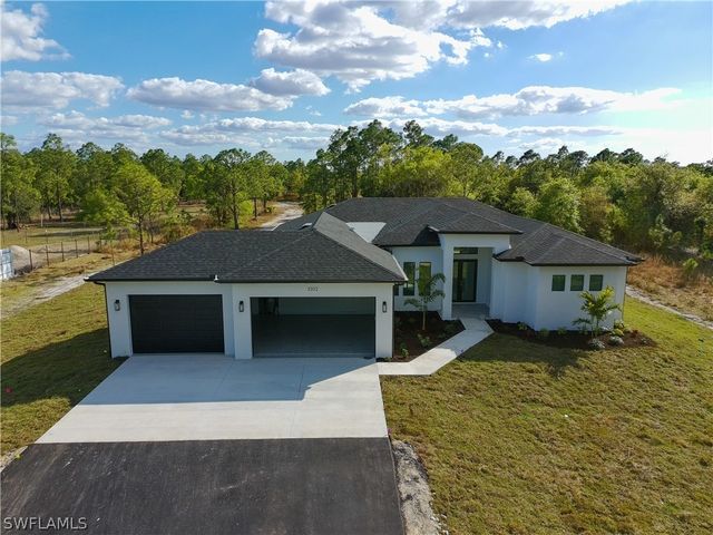 3302 64th NE AVE, Naples, FL 34120