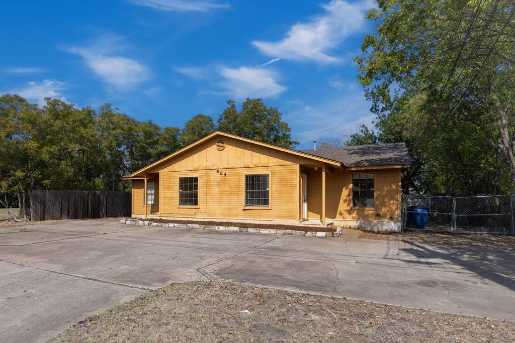 604 GAYLOR ST A, Austin, TX 78752