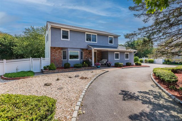 29 Lawrence Drive, Nesconset, NY 11767