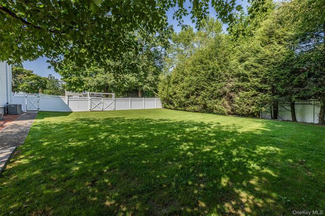 29 Lawrence Drive, Nesconset, NY 11767