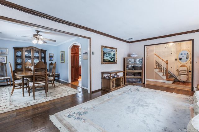 29 Lawrence Drive, Nesconset, NY 11767