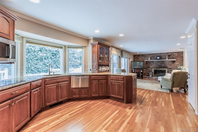 29 Lawrence Drive, Nesconset, NY 11767