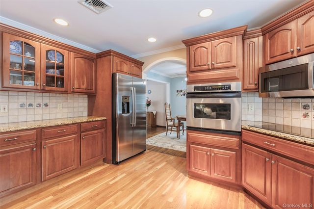 29 Lawrence Drive, Nesconset, NY 11767