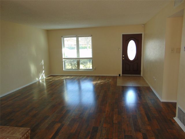 10835 Hayfield Drive, Dallas, TX 75238