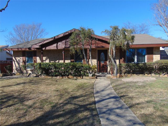 10835 Hayfield Drive, Dallas, TX 75238