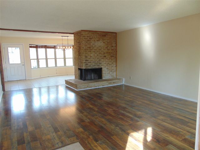 10835 Hayfield Drive, Dallas, TX 75238