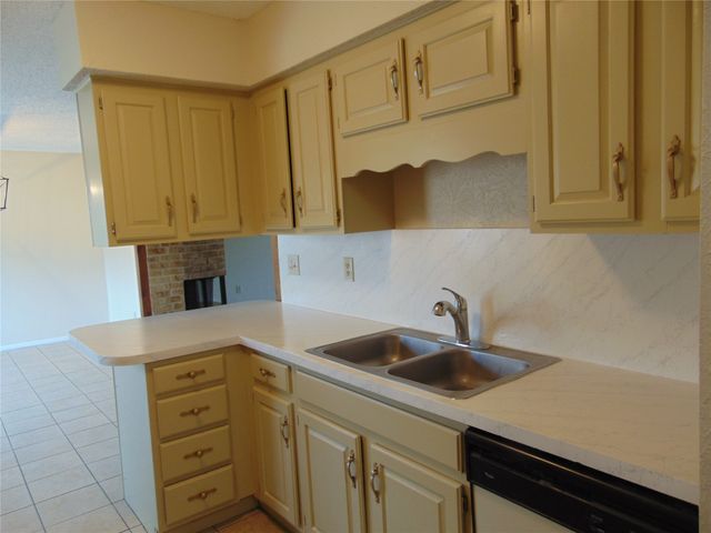 10835 Hayfield Drive, Dallas, TX 75238