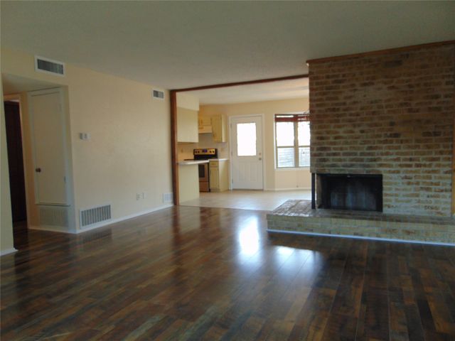 10835 Hayfield Drive, Dallas, TX 75238