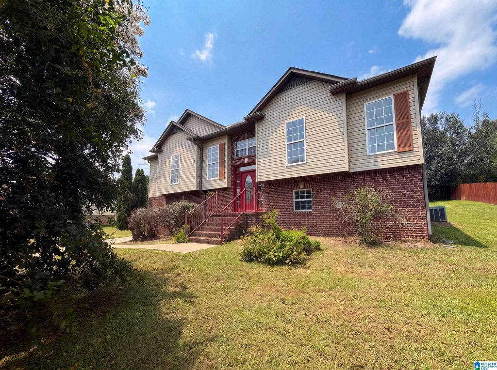 655 S HILLCREST ROAD, Odenville, AL 35120