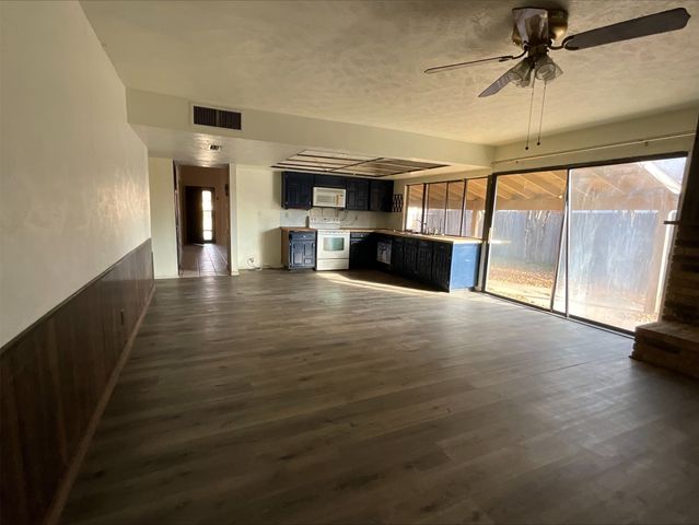 2033 Wilderness Trail, Grand Prairie, TX 75052