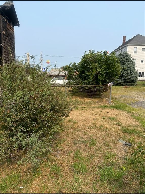 24 Cotter St, New Bedford, MA 02746