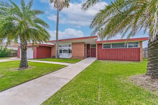 30 S Shore Drive, Galveston, TX 77551