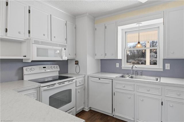 4821 Old US Highway 421 E, Yadkinville, NC 27055