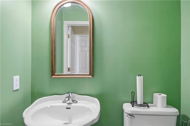 4821 Old US Highway 421 E, Yadkinville, NC 27055