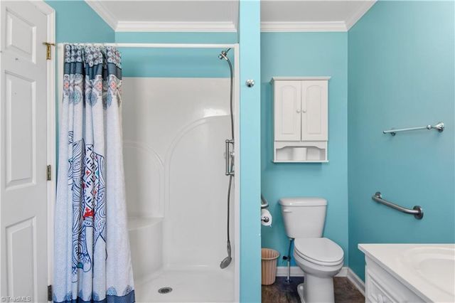 4821 Old US Highway 421 E, Yadkinville, NC 27055