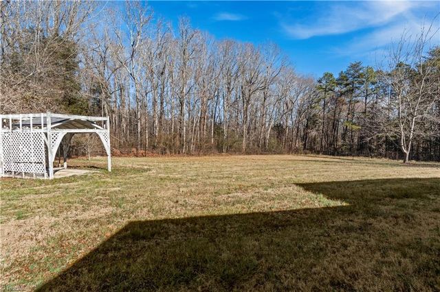 4821 Old US Highway 421 E, Yadkinville, NC 27055