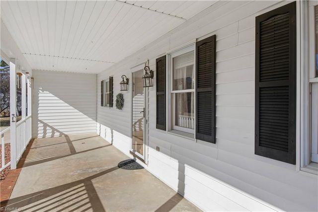 4821 Old US Highway 421 E, Yadkinville, NC 27055