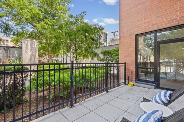 1648 W Division Street 110, Chicago, IL 60622
