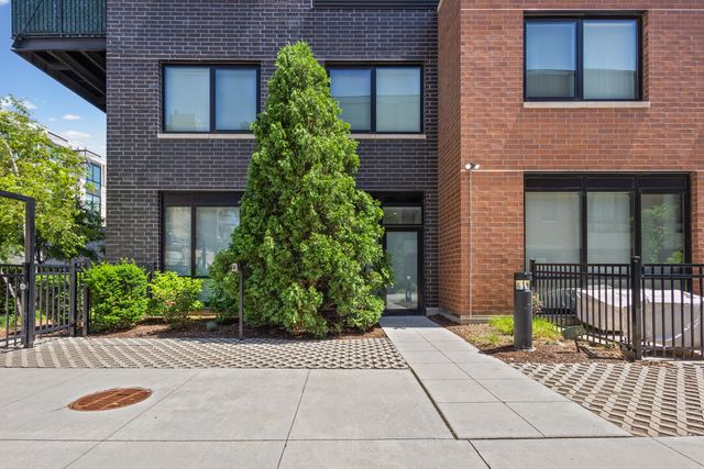 1648 W Division Street 110, Chicago, IL 60622