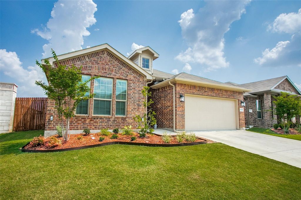 15916 Farringdon Street, Fort Worth, TX 76247